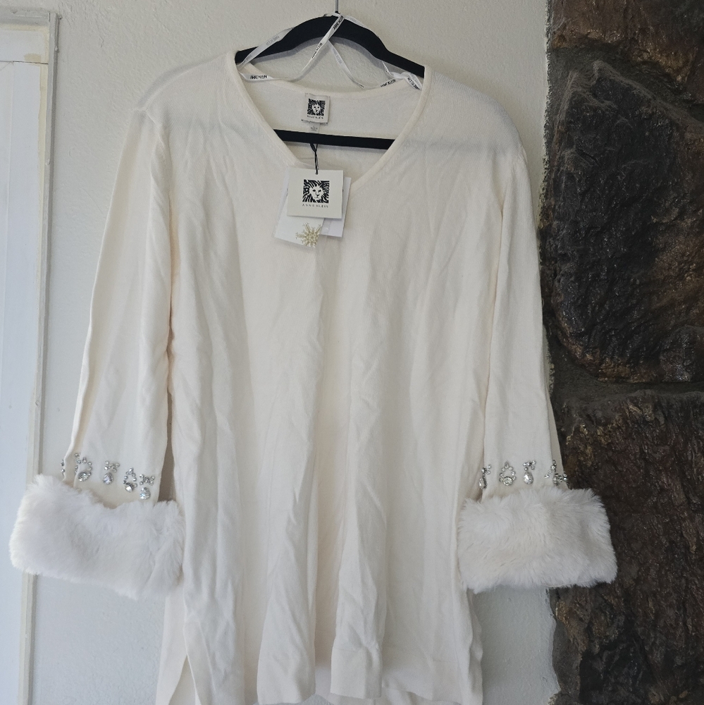Anne Klein Cream Sweatshirt with Faux Fur Cuffs